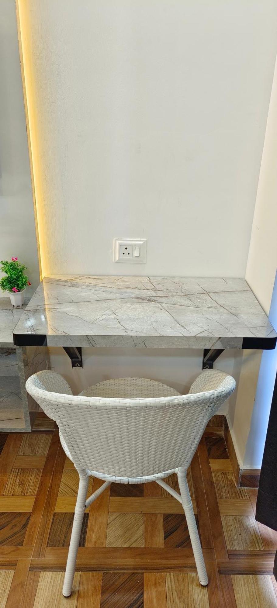 Aarohi Studio Hotels Газиабад Экстерьер фото